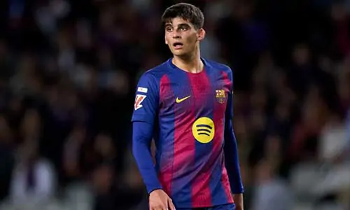 هانسي فليك يوضح قرار إشراك جيرارد مارتن بدلاً من رونالد أراوخو